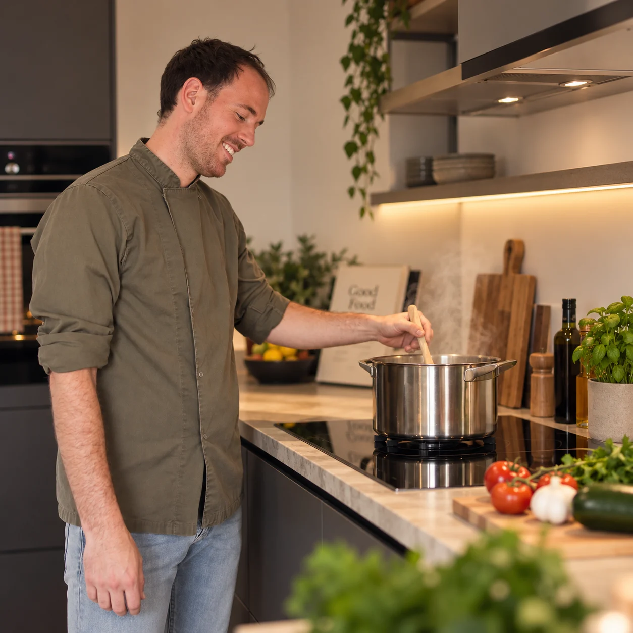 COOKD chef bereidt de maaltijden