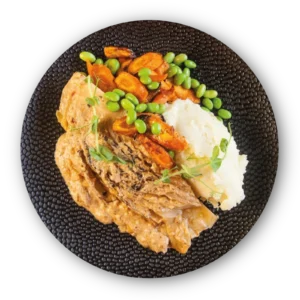 Spitskoolsteak met aardappelmousseline, edamame, wortel en cashew van COOKD